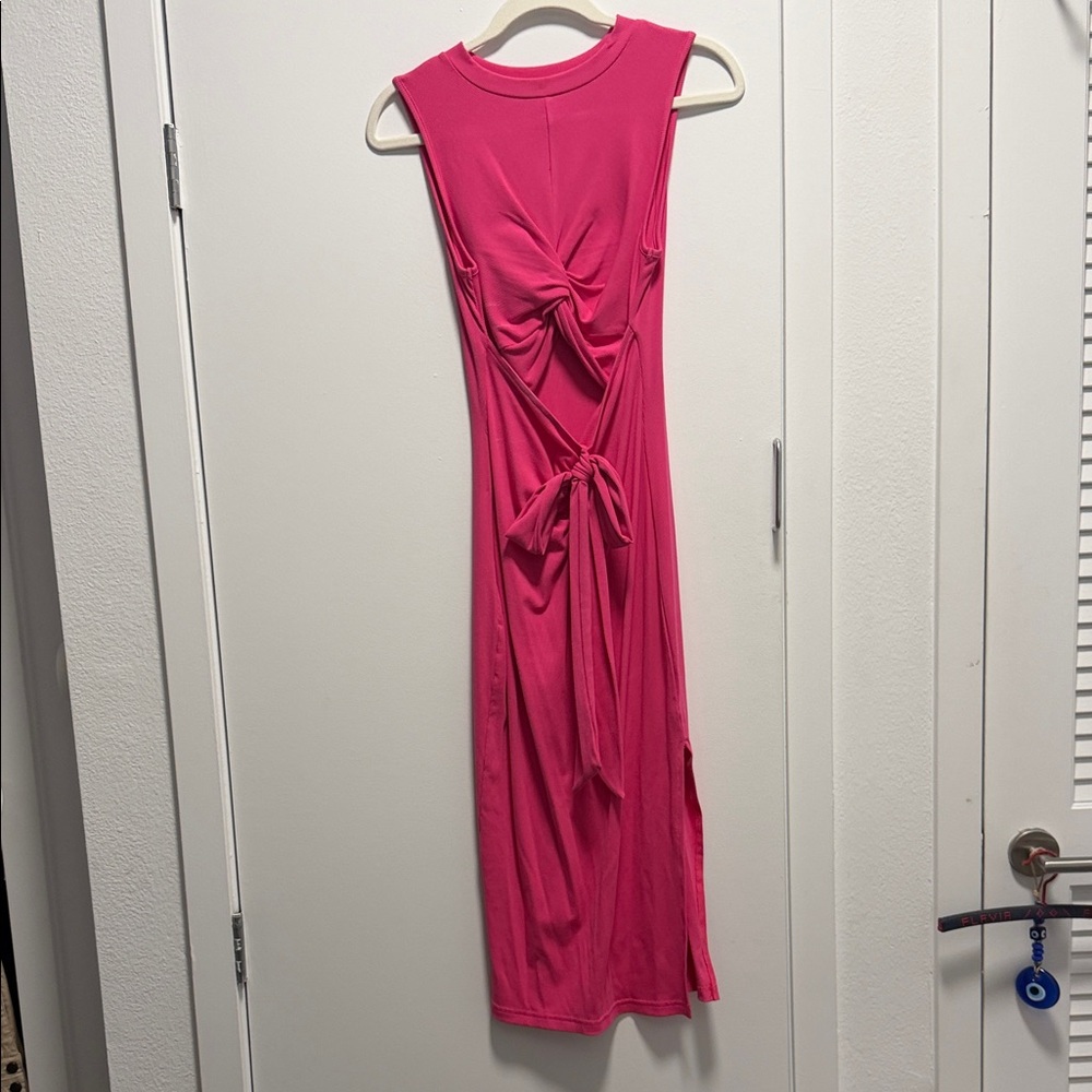 Elegant Pink Sleeveless Dress